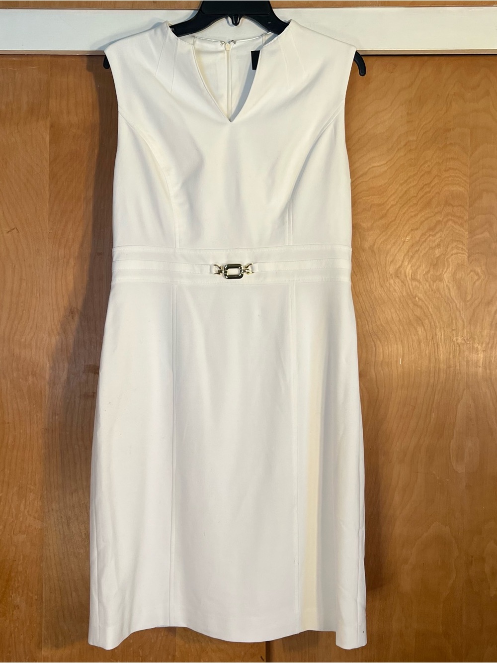 Elegant Cream Cap-Sleeve Sheath Dress with Gold Waist Accent